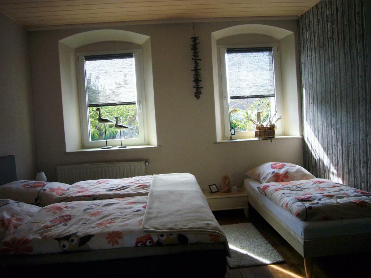 Ferienwohnung Im Alten Schulhaus - Keine Monteure Plech Kültér fotó